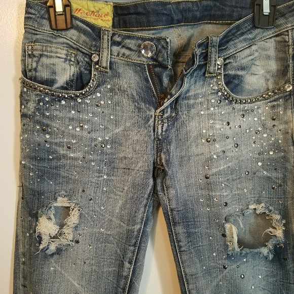 Light washed ripped jeans with adorable gems - Picture 2 of 5